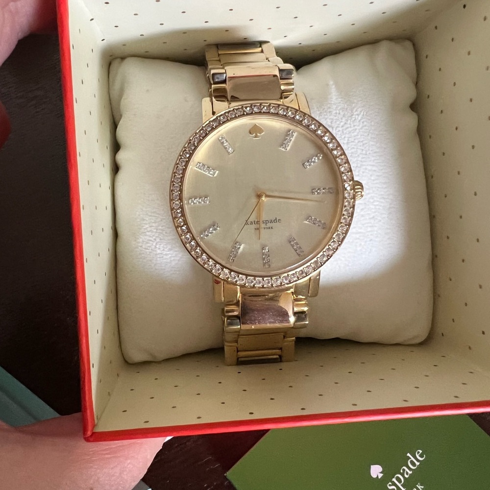 KATE SPADE GOLD ROUND WATCH - Picture 5 of 10